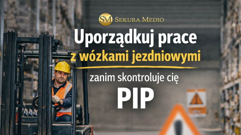 Operator wózka widłowego transportuje beczki w magazynie – ilustracja do artykułu o pracach szczególnie niebezpiecznych wykonywanych przy użyciu wózków jezdniowych.